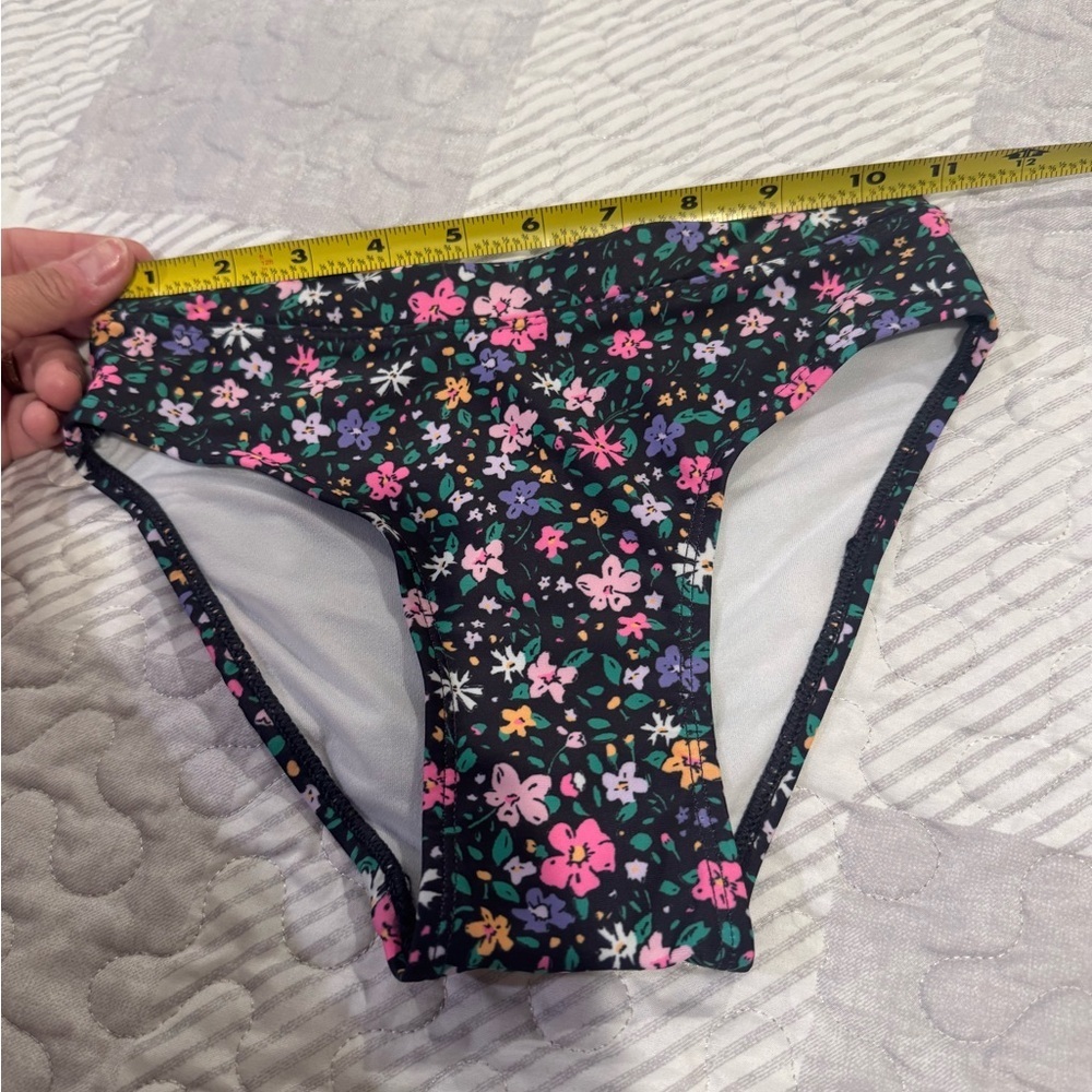 Girl’s cotton on bikini bottoms. New with tags - Picture 4 of 5